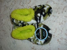KIDS LIME TOP CAMO SNOOZIE COZY LITTLE FOOT COVERINGS SM-LG NU SLIP SLIPPERS