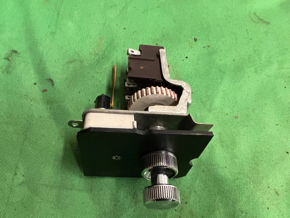 80 81 82 84 85 87 DODGEDIPLOMAT 5 AVE ПЕРЕКЛЮЧАТЕЛЬ ФАР OEM БЕСПЛАТНАЯ ДОСТАВКА B31 - Изображение 2 из 4