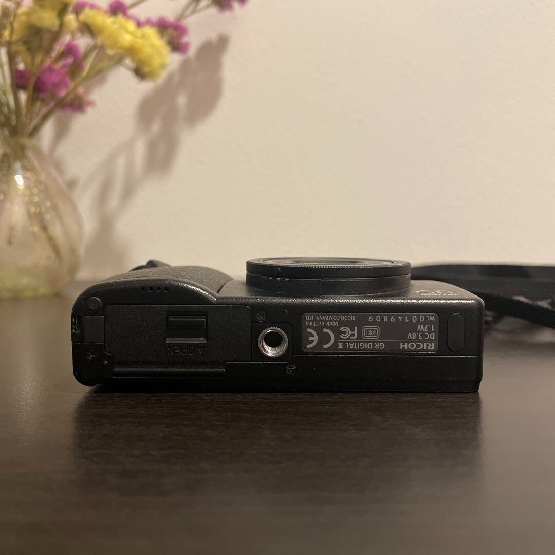 【完動品】Ricoh GR Digital III Ricoh GR DIGITAL III RICOH Digital Camera Gr Digital III