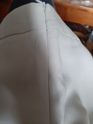 NWOT Armani COLLEZIONI Ladies Pants Straight Leg 10 46 Viscose Silk Grey - Picture 3 of 8