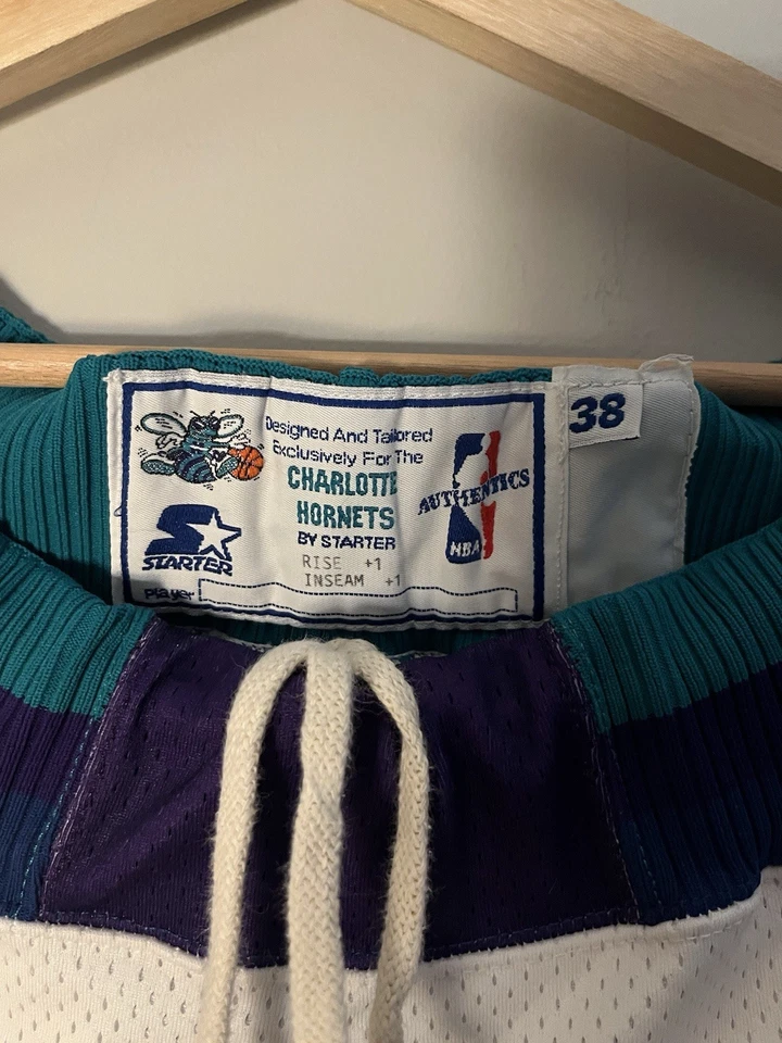 1990 年代 Charlotte Hornets Starter Team 发布尺寸 38 短裤 — 第 4/4 张图片