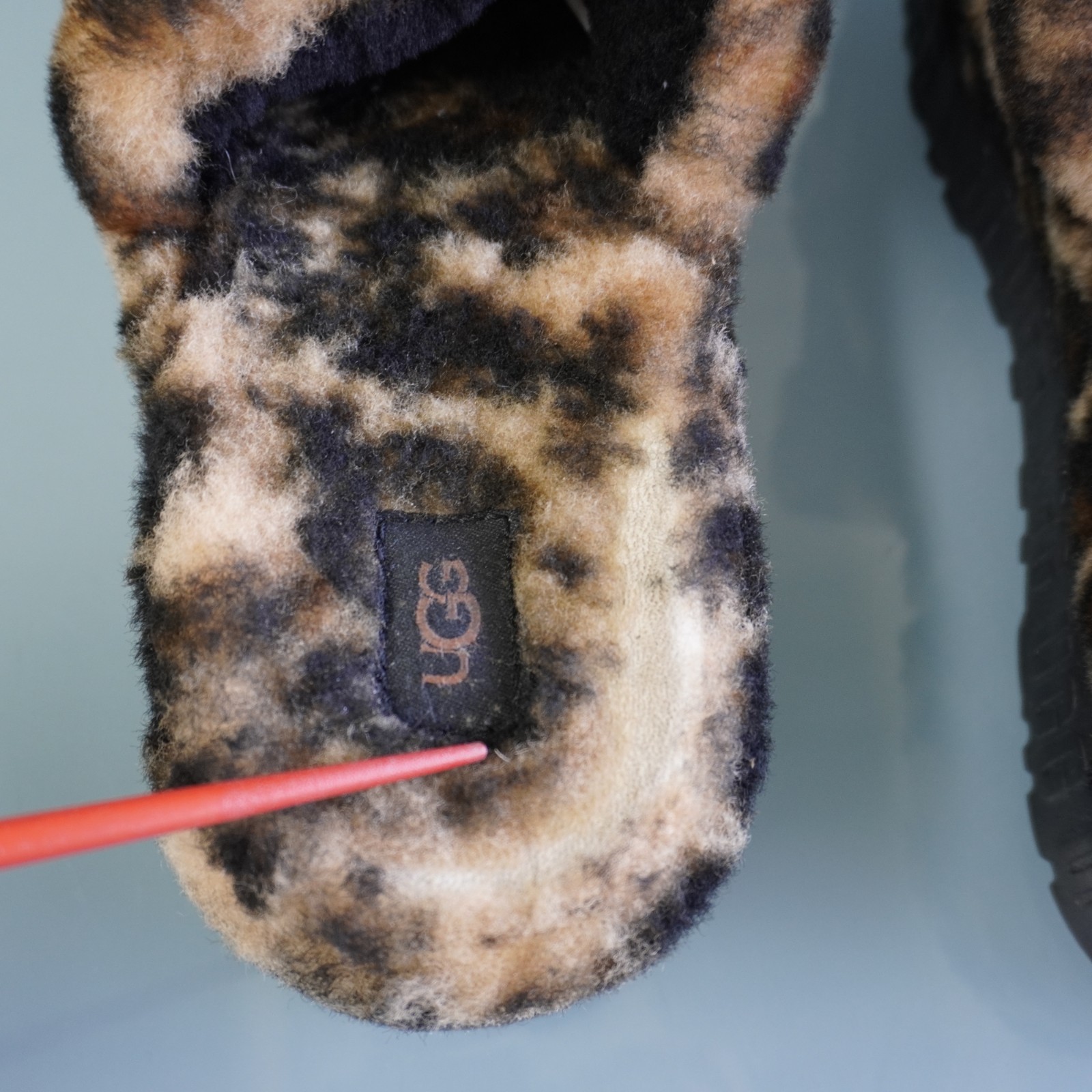 UGG Fluffita Panther Print Slide Sandals Women's Size 8  Shearling Slippers thumbnail 10