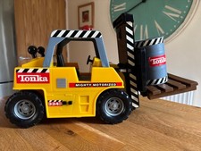 Vintage Tonka Forklift Truck Mighty Motorised 3343 Pallet Barrel