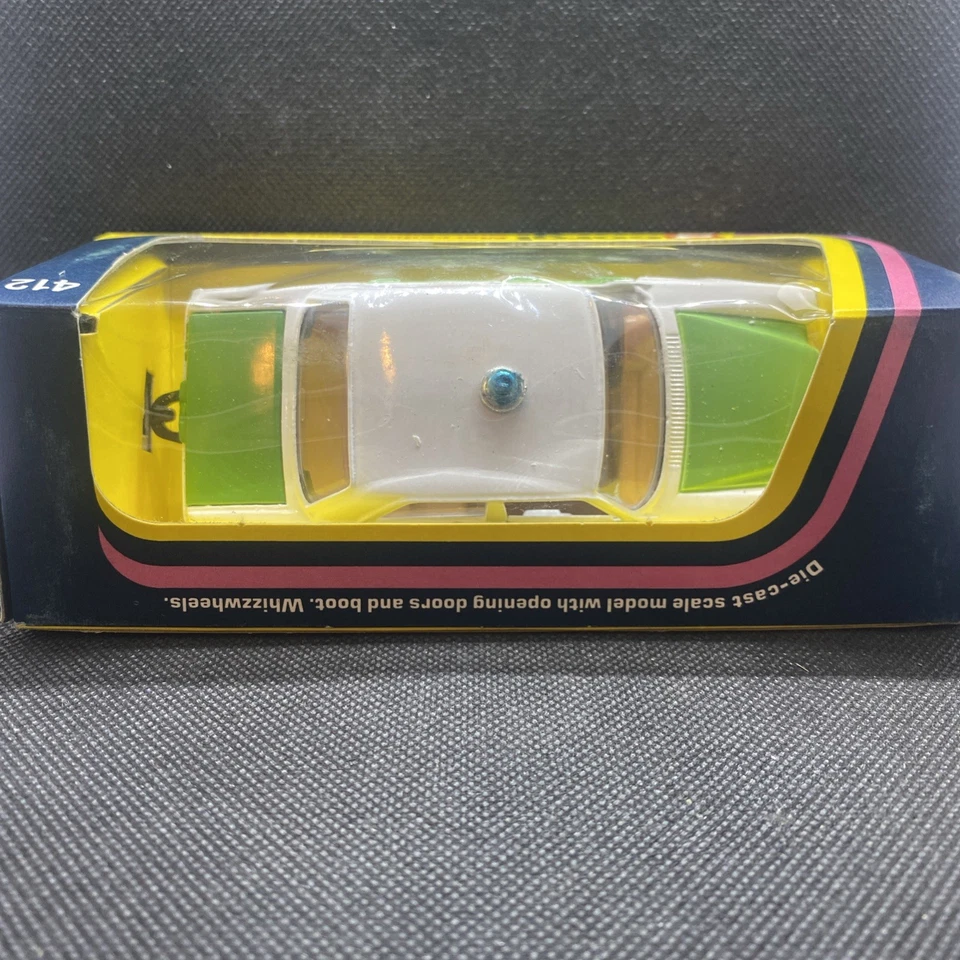 Coche de policía alemán Corgi 412 Mercedes-Benz 240D Police en caja diecast Foto 4 de 4