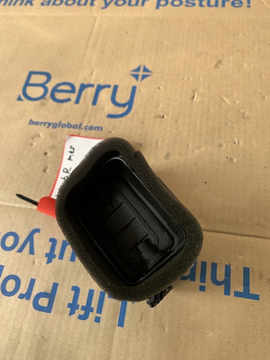 VW POLO 6R 2009-2017 DRIVER SIDE DASH AIR VENT 6RF819703A. (3347