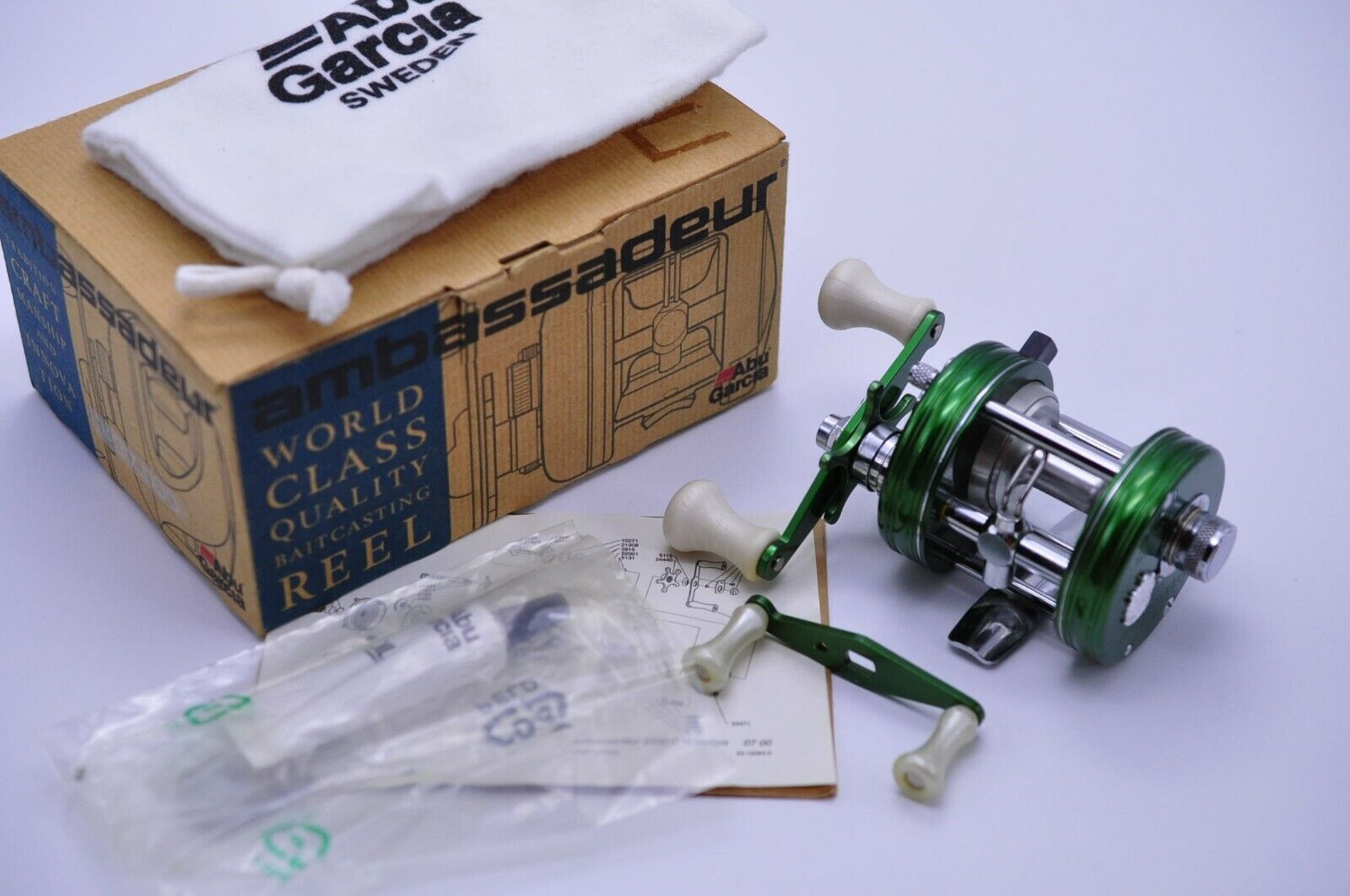 Abu Garica Ambassadeur 2500C Nostalgia Green Baitcasting Reel Excellent  W/Box