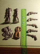 Small Lot Of Vintage Lead Figures Rare