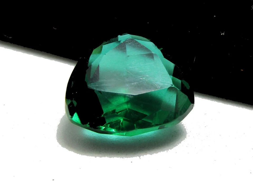 Faceted Green Amethyst 7.5 cts - Imagem 2 de 4