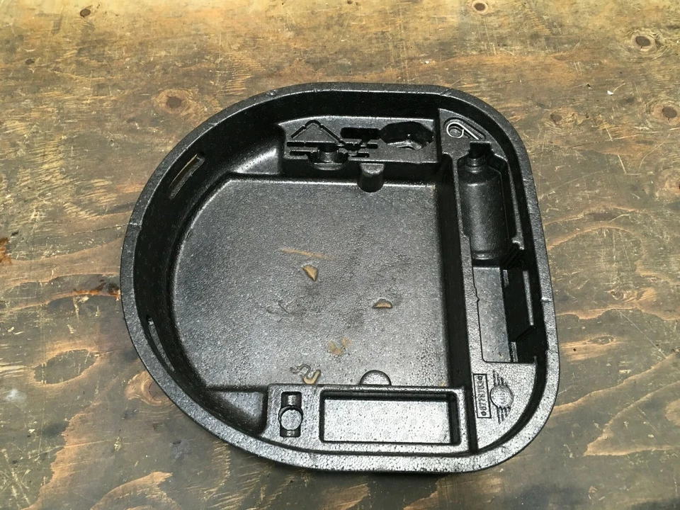 MINI COOPER S 2009 CLUBMAN MALETERO TRASERO INSTRUMENTO HERRAMIENTA GATO SOPORTE ALMACENAMIENTO Foto 2 de 4