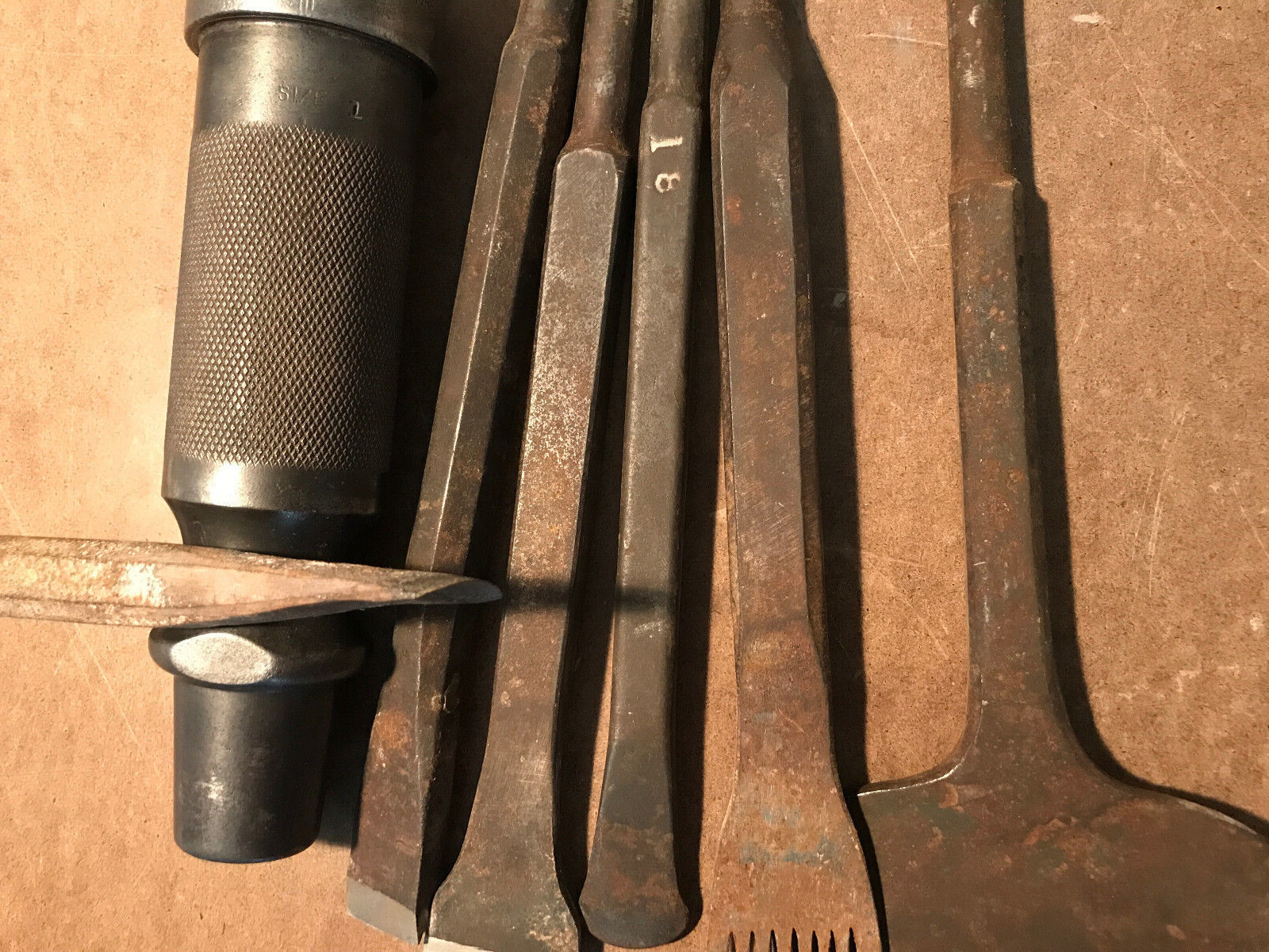 vintage stone carving tools 1" air hammer & six tempered steel chisels&nbsp;