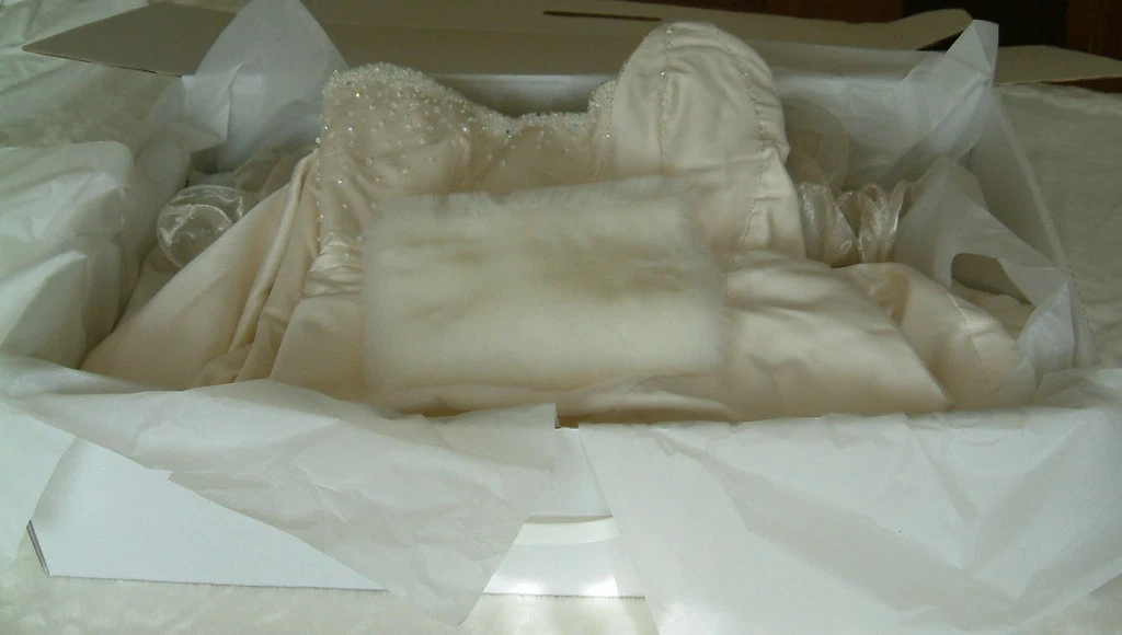 Wedding dress box clearance ebay