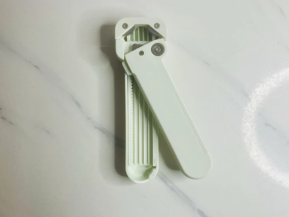 Kuhn Rikon Compact Jar Opener White Gear Grip Clean Nice Grip  - Image 4 of 4