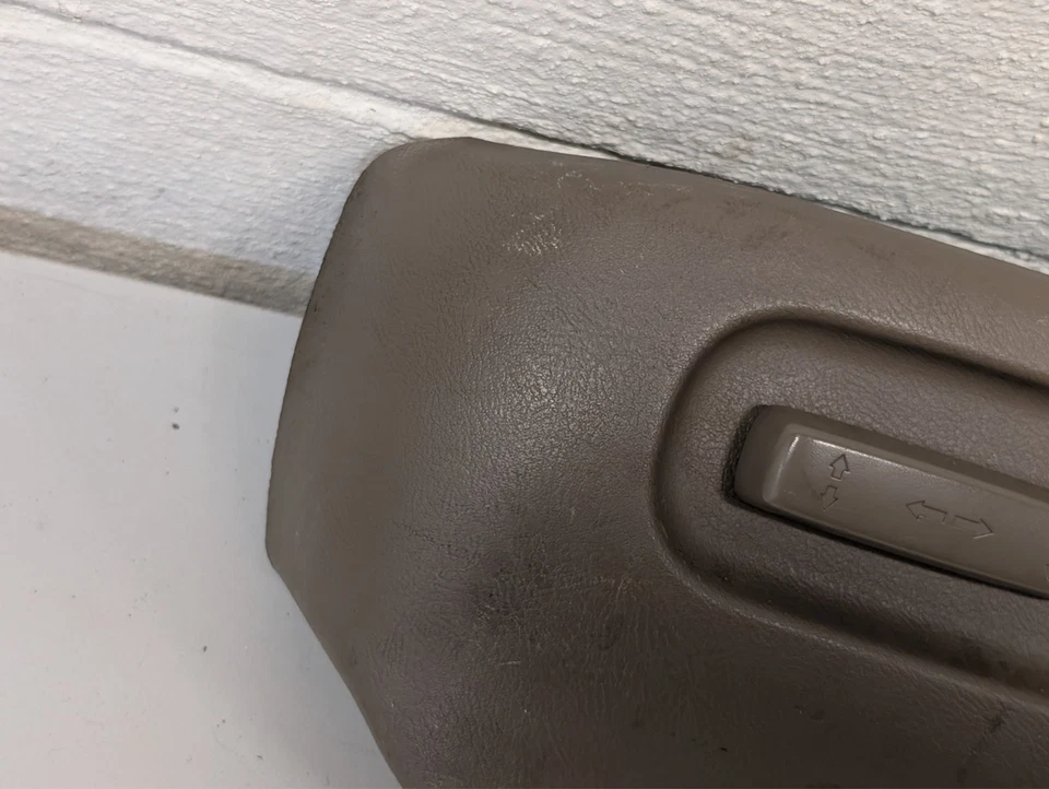 06-14 Honda Ridgeline RTL Left Front Driver Seat Trim Switches 81638-SJC-A510-M1 - Image 2 of 4