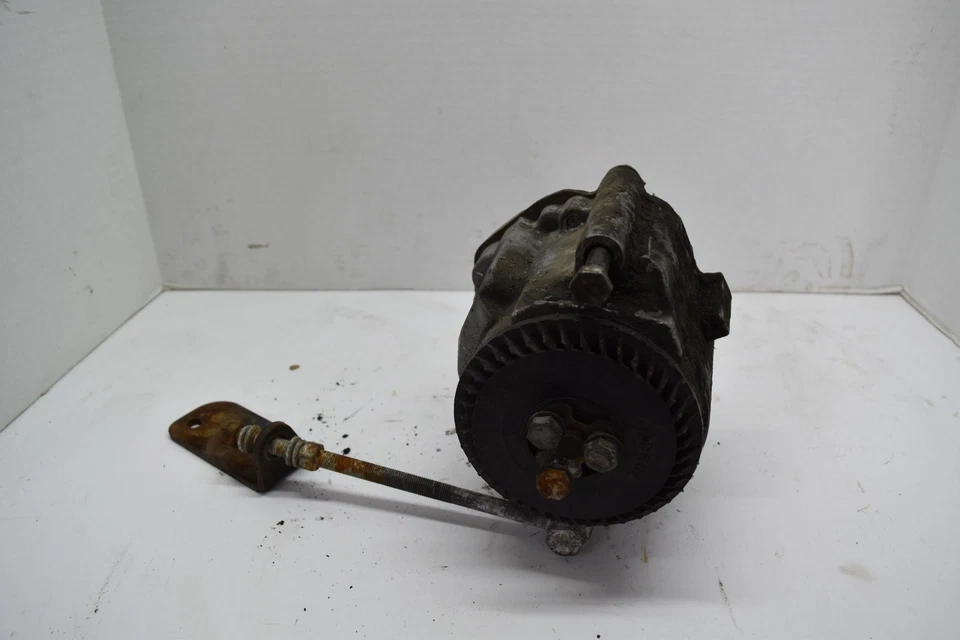 1982 1992 Jaguar XJS V12 Engine Air Smog Pump Outlet Tensioner 7832904 - Image 4 of 4