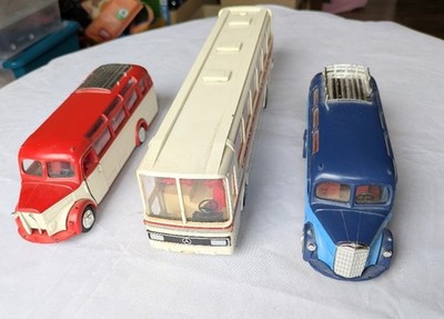 Konvolut 3 Omnibusse Conrad Nr. 420 Mercedes Benz und 2 NZG Modelle Nr. 218 1:40