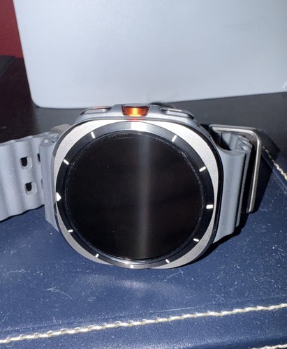 Samsung Galaxy Watch Ultra - slightly used - Picture 2 of 8