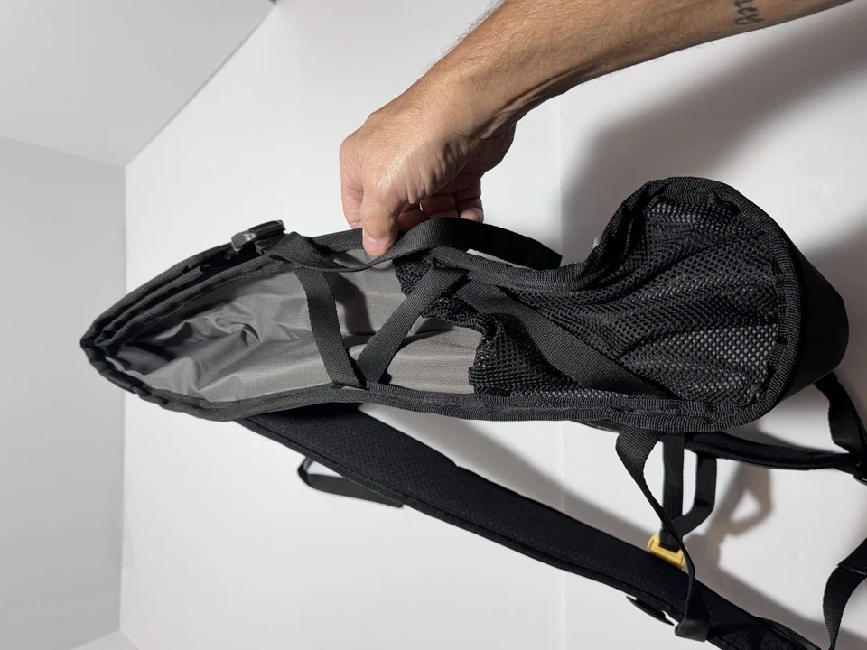 Mochila Adidas Performance Terrex Gris/Blanco RAIN.RDY 27L IP6298 NUEVA CON ETIQUETAS Foto 2 de 4