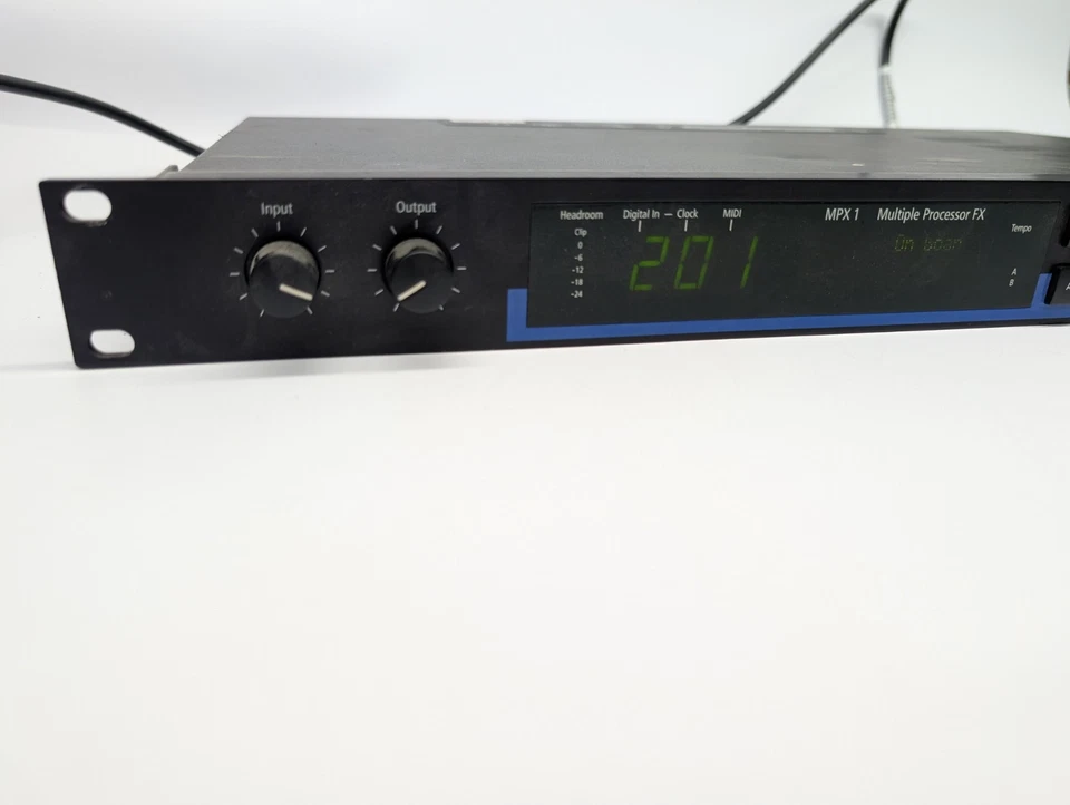 Lexicon MPX-1 Multi-Effects Processor - TURNS ON - - Image 2 of 4