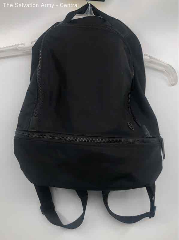 Lululemon Womens Black Inner Pockets Adjustable Strap Classic Zipper Backpack