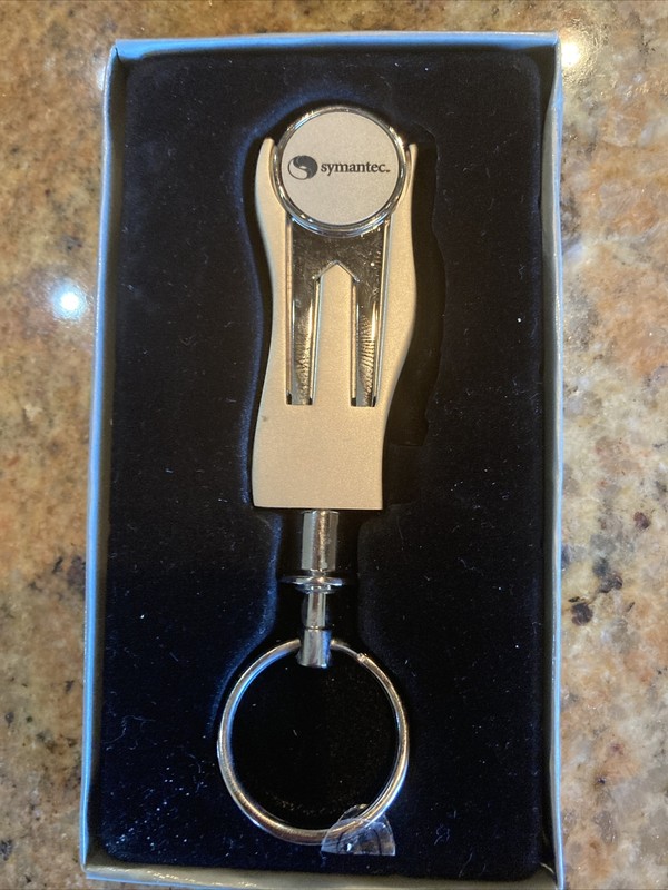 Barlow Norwood Divot Repair Tool & Ball Marker Silver NEW IN BOX - Symantec Logo