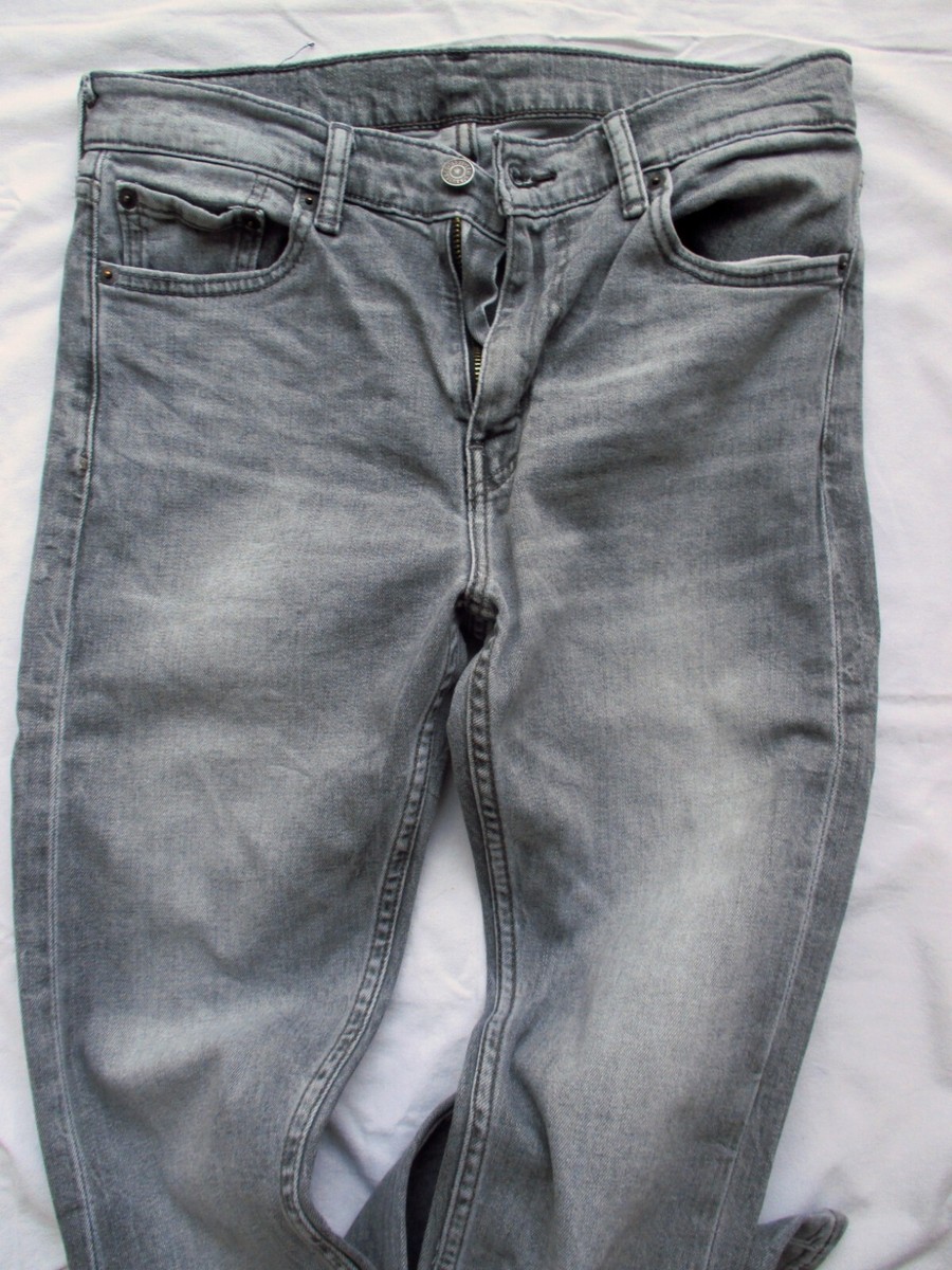 MENS LEVI'S BRAND JEANS SIZE 30/44