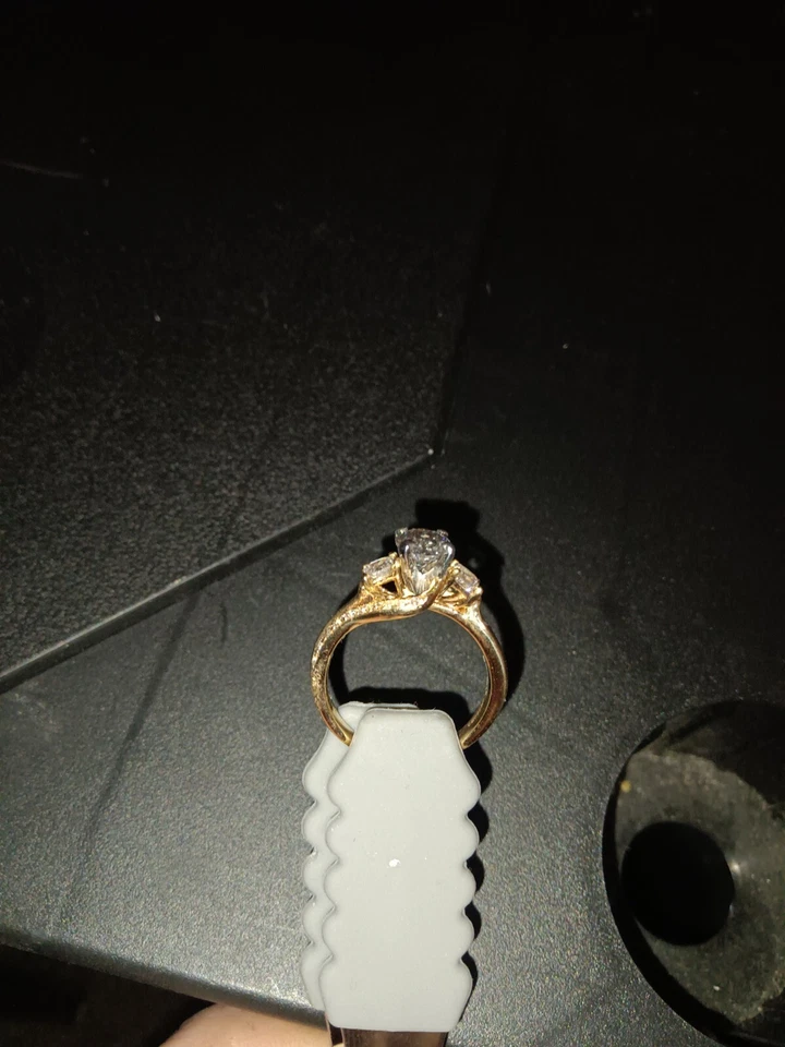 Anillo de compromiso talla 7 diamante cultivado en laboratorio certificado IGI Foto 4 de 4