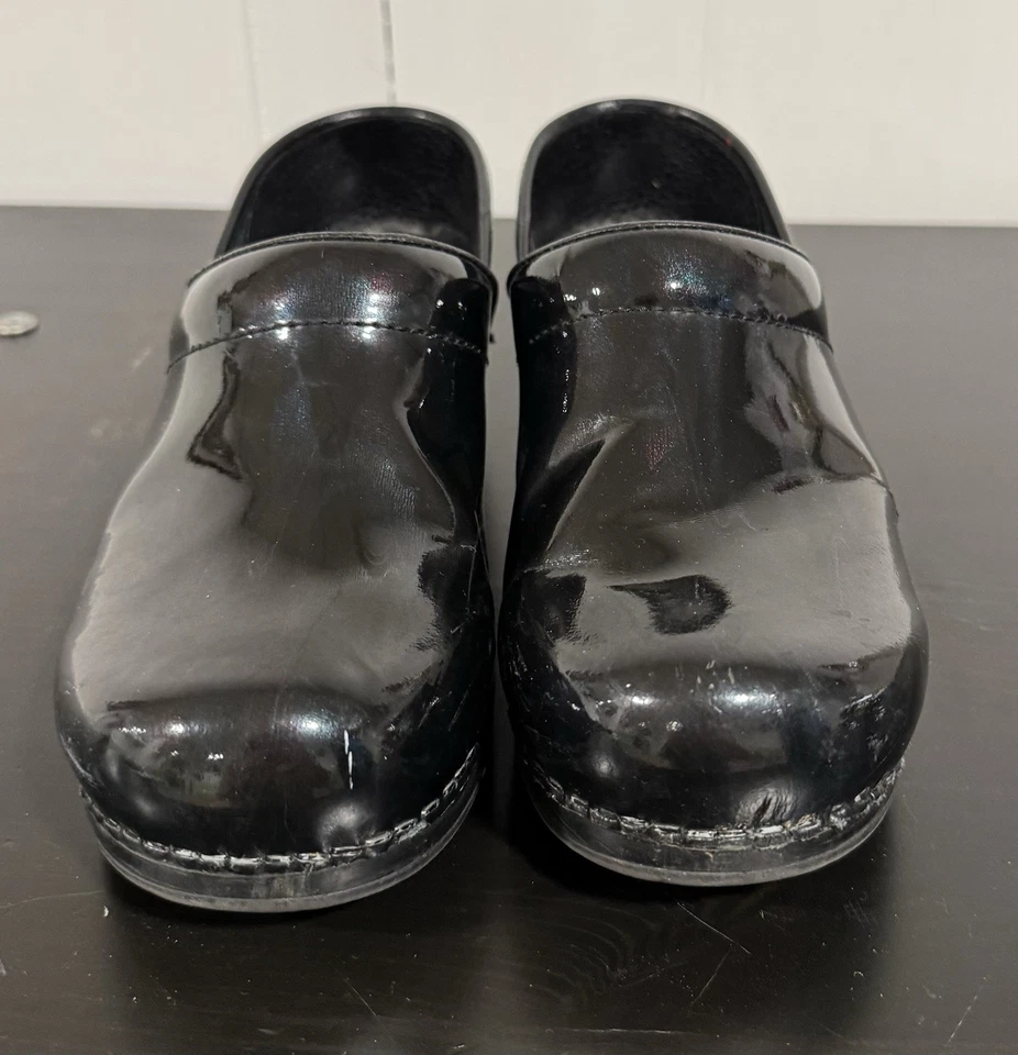 Zuecos daneses Sanita The Original trabajo enfermera mujer charol negro talla 37 (US 6) Foto 2 de 4
