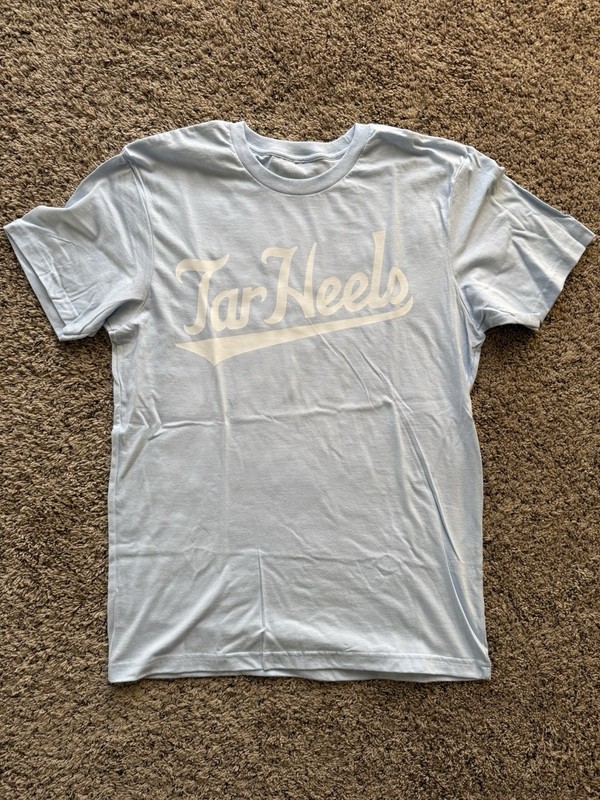 Mens College NCAA Vintage University of North Carolina Tar Heels t-shirt LARGE