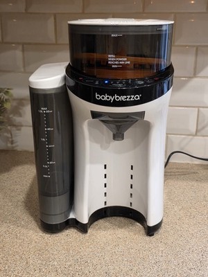 Baby Brezza Formula Pro Automatic Bottle Maker Dispenser Machine