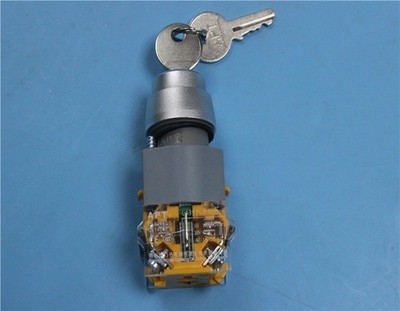 1pc New   two-speed key switch APT LA39-A1-11Y/A #jg
