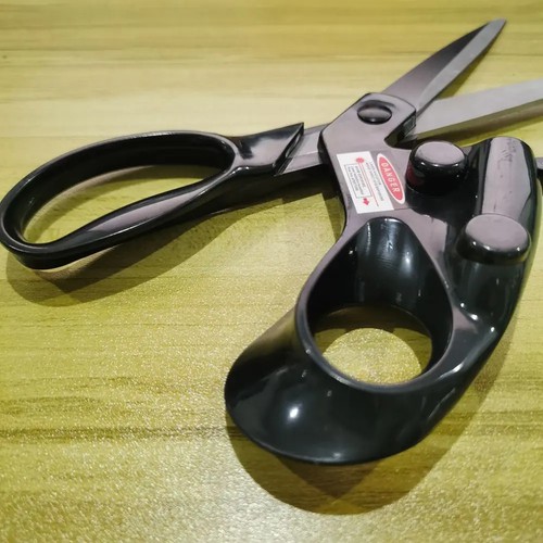 Professional Laser Guided Stainless Steel Scissors for Sewing and Crafting - Picture 4 of 6