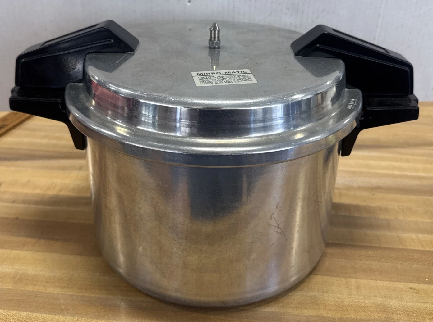 Mirro Matic Pressure Cooker Canner 8 QT M-0598