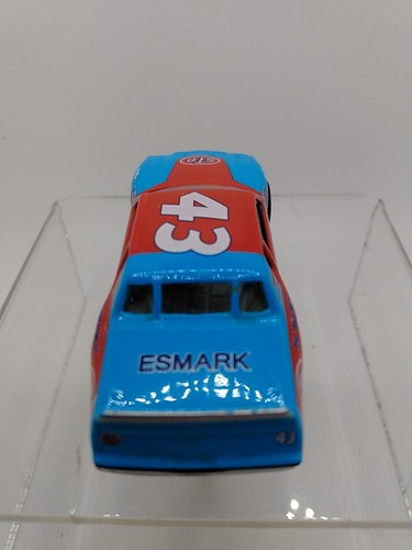 Winner's Circle 1/64 2009 Richard Petty Heritage Collection 1981 Buick Regal #43 - Imagen 4 de 9