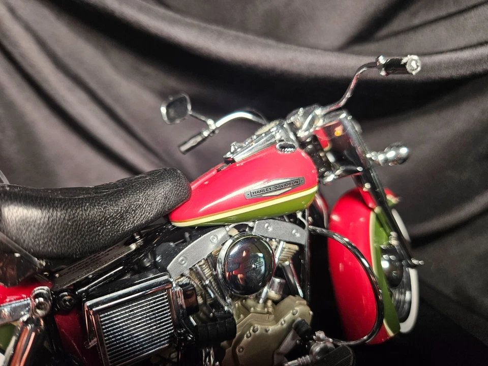 Franklin Mint 2010 Harley-Davidson Electra Glide 1:10 Scale Inv. #4711 - Image 3 of 4