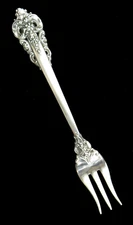 WALLACE GRAND BAROQUE STERLIG SILVER 5 1/2" OYSTER / COCKTAIL FORK