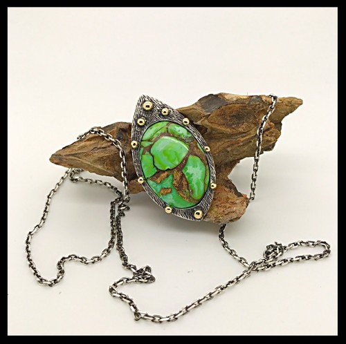 Colgante Boho Hecho a Mano Matriz Verde Piedra Preciosa Turquesa Oro y Plata, Regalo de Amor - Imagen 2 de 9