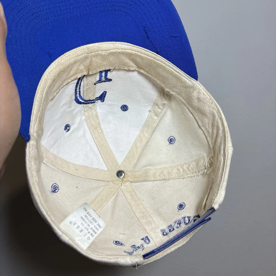 Gorra de colección Guess con cierre a presión blanca azul EE. UU. deletreada talla única ajustable Foto 4 de 4