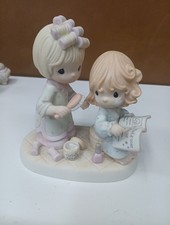"Friends Always Deserve Special Treatment" Precious Moment 108538. B27