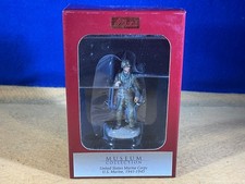 R13-22 W. BRITAIN FIGURINE - U.S. MARINE, 1941-1945 - 10025 - 2013