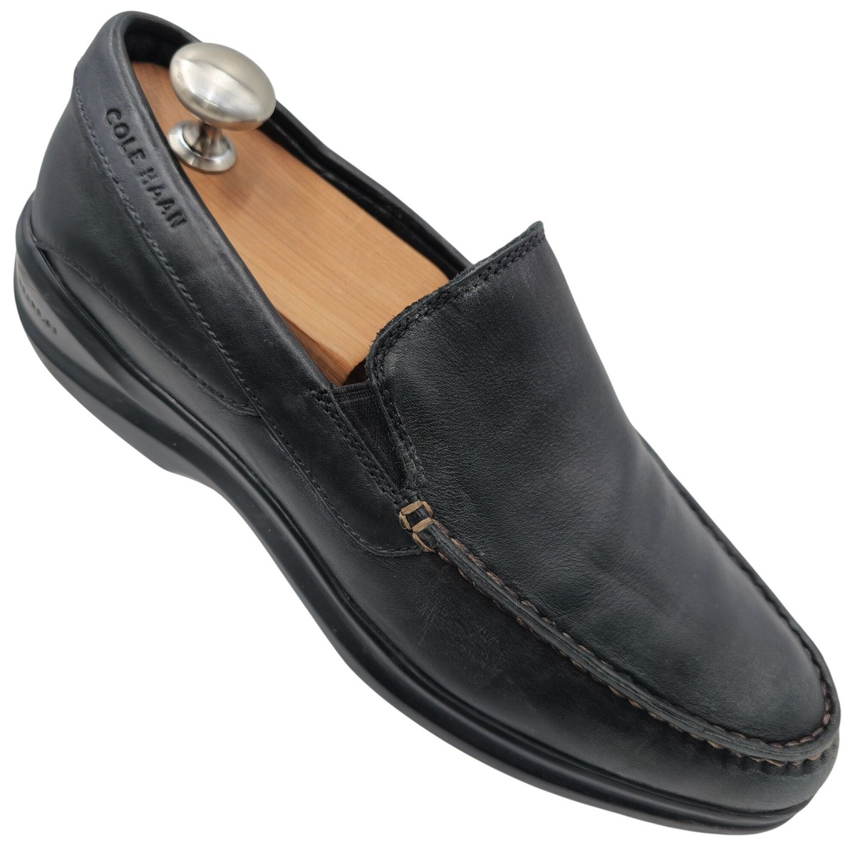 Cole Haan Men display picture 2