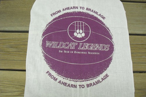 Kansas State 1988 Baloncesto Lino/Bandera - Ahearn to Bramlage - 1er Juego 15"x16" - Imagen 2 de 2