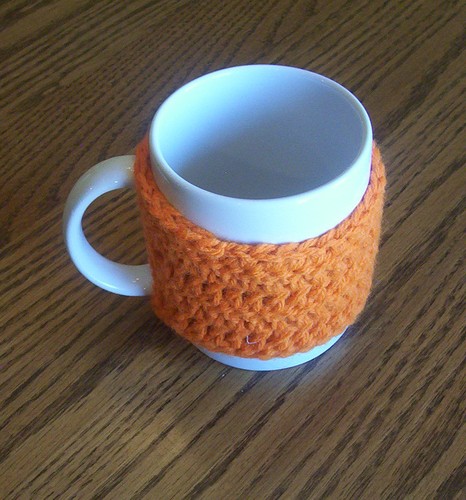 Acogedora taza de café abotonada naranja crochet calabaza - Imagen 2 de 4