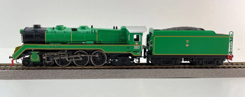 ARM 87006 C38 Class 4-6-2 Pacific Express Steam Loco 3813 Western Endeavour 1:87 - Image 4 of 4
