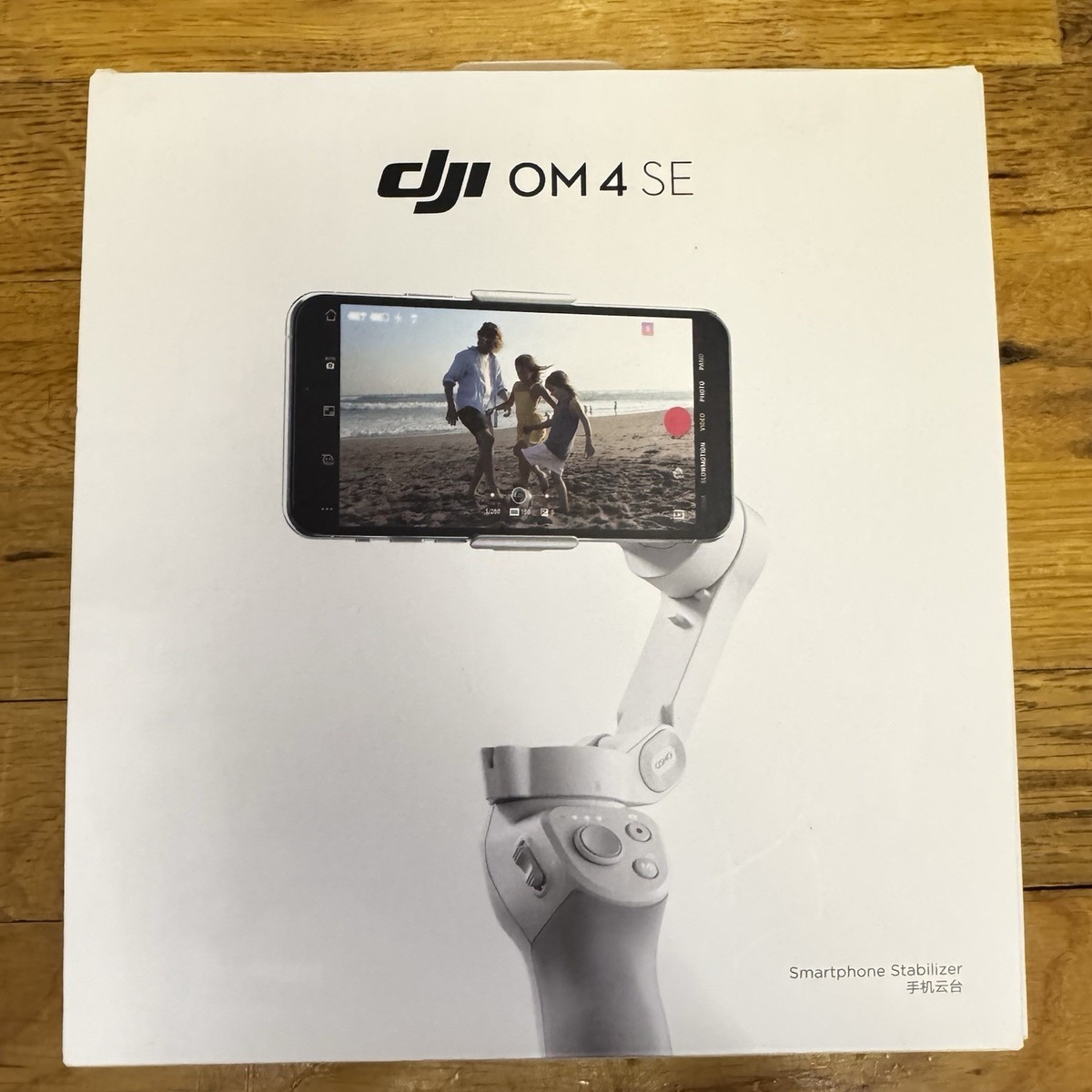 DJI OM 4 SE
 スタビライザー ホワイト 充電ケーブル・収納袋付き Buy DJI OM 4 SE - Smartphone Gimbal - DJI Store