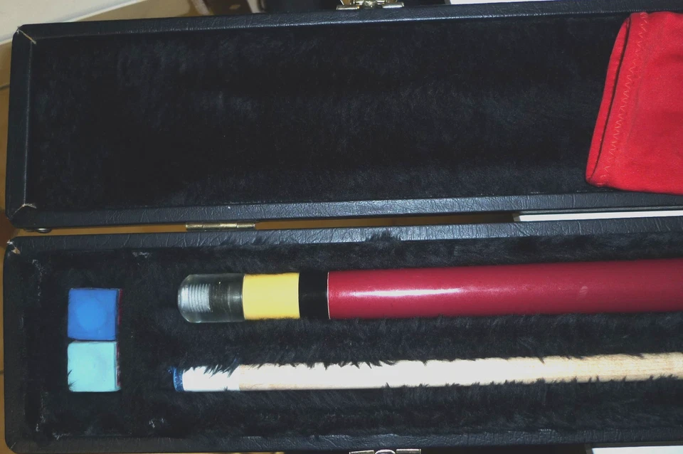 Paul Huebler Custom Billard Queue 80/90 er Rot mit Zubehör Made in USA Vintage  - Bild 3 von 4