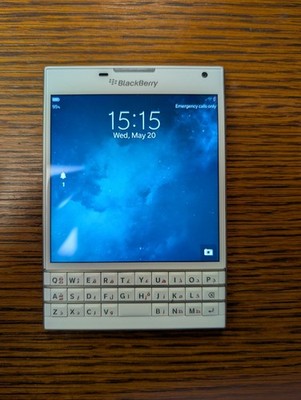 BlackBerry Passport Middle East/International Edition Q30 (SQW100-1)