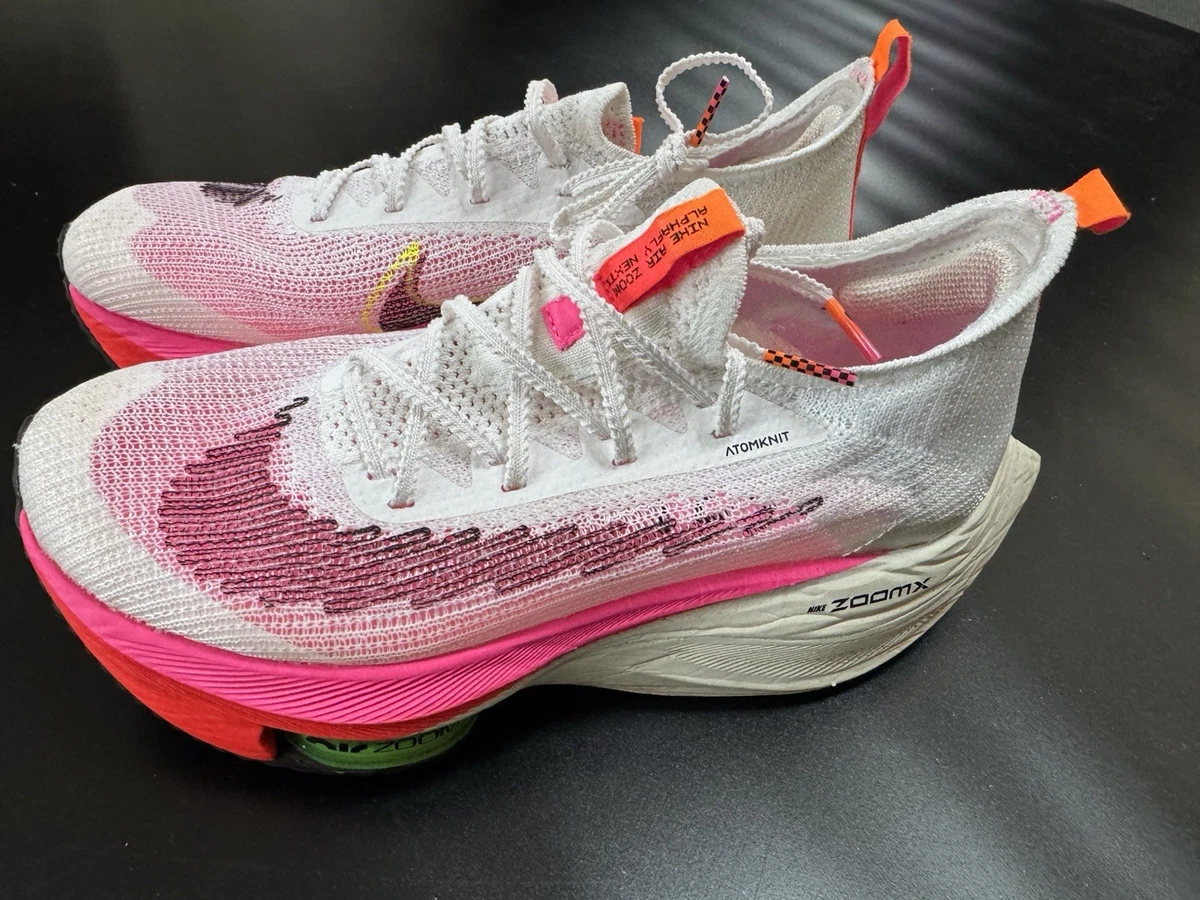 Preços baixos em Nike Air Zoom Alphafly NEXT% Flyknit Rawdacious W