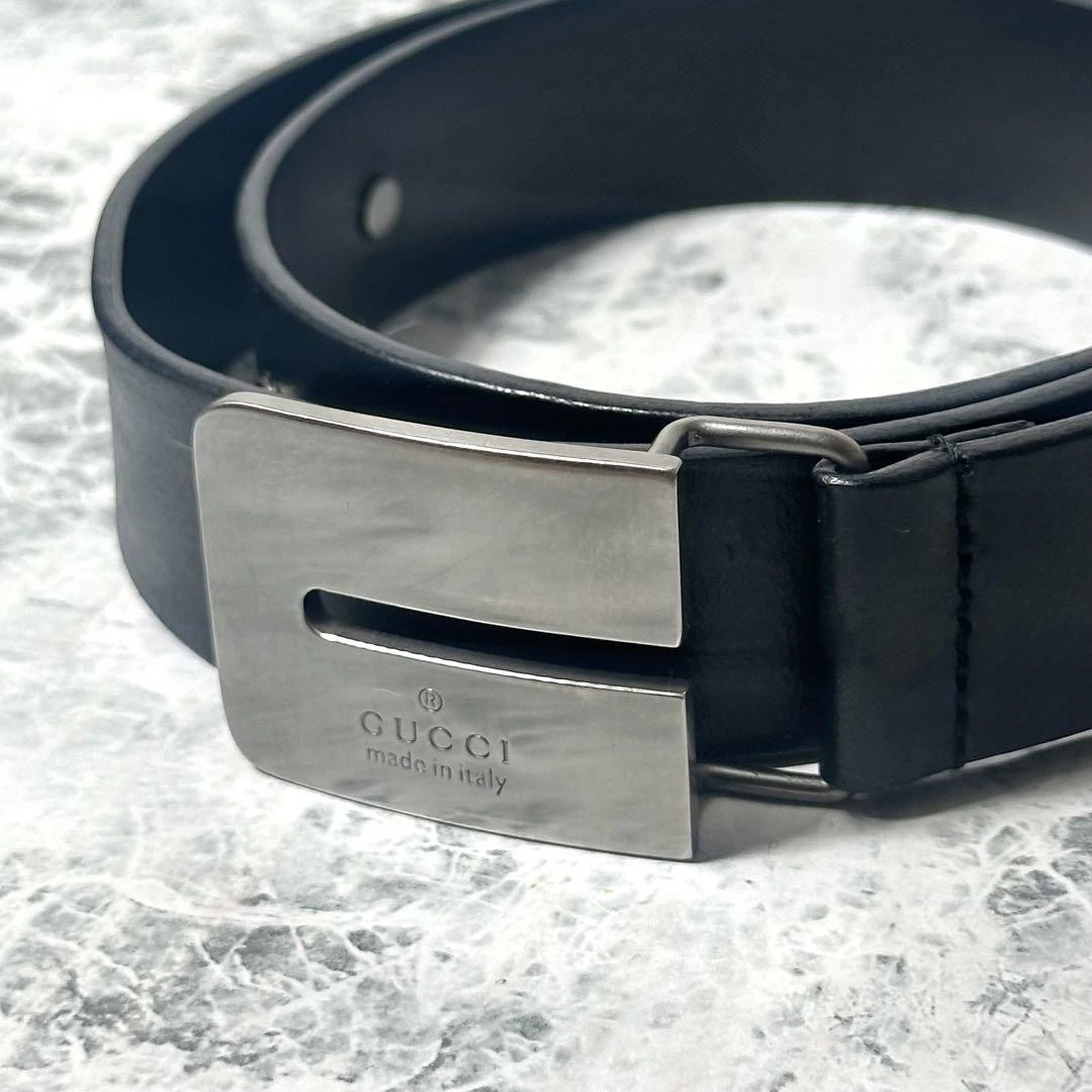 Ceinture cuir GUCCI 70/28 037 1450 1272 noir sans boite ancienne boucle argent