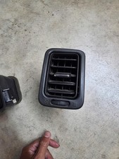 1999-2006 Cadillac Escalade Platinum Style Dash Vents Chrome Air Vent Gmc Chevy 1999-2006 Cadillac Escalade Platinum Style Dash Vents Chrome Air Vent Gmc Chevy