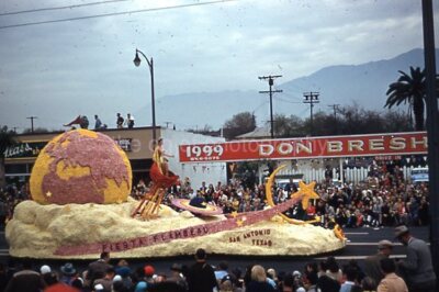 ROSE PARADE FLOAT Found SLIDE Photo VINTAGE 35mm 1950's PASADENA T 312 LA 92 L